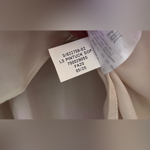 Banana Republic Soft Satin V Neck Blouse S Petite - Picture 7 of 8